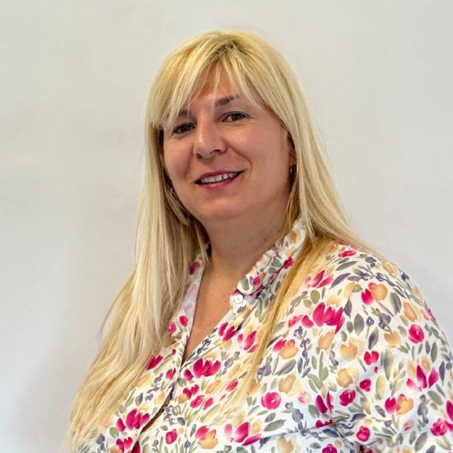 Iuliana Gonzalez Goleanu - Igazgató - Projects Cultural Mobility Iuliana Gonzalez Goleanu - Igazgató - Projects Cultural Mobility